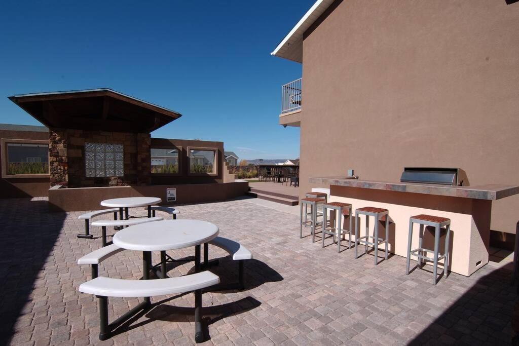 Tacit Shadow Resort Paradise Deluxe Suite, Gym, Coffee Bar, Hot-Tub, Free Laundry, Food Available Parowan المظهر الخارجي الصورة
